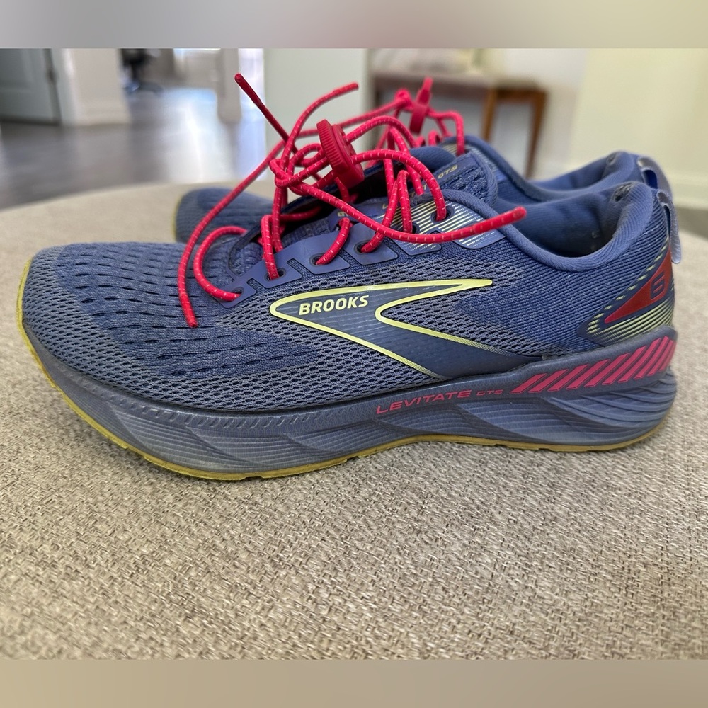 Brooks Levitate GTS 6 Blue with Red Highlights